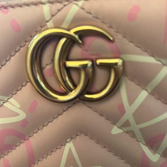 Gucci Ghost Zip Wallet - Picture 2 of 9